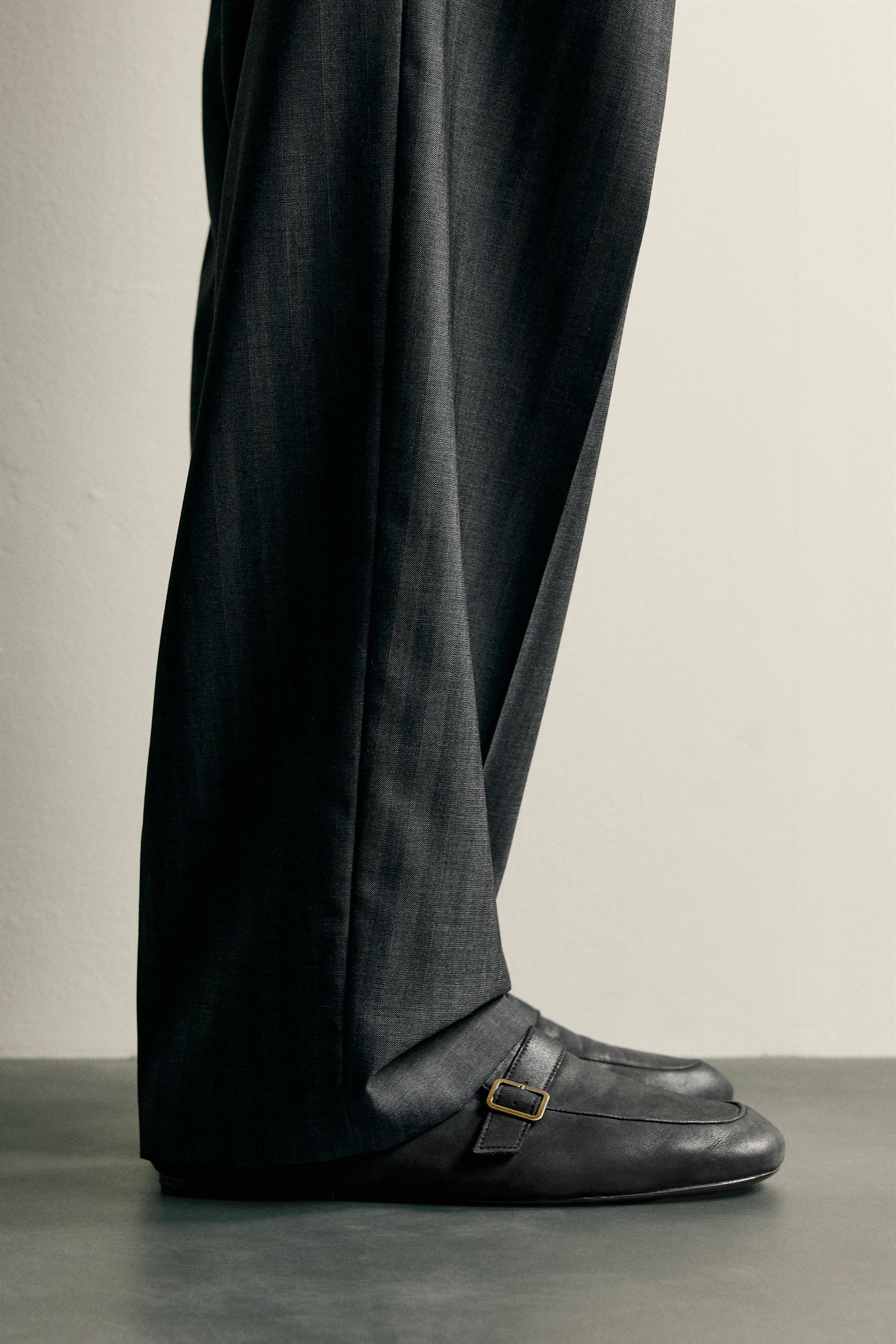 LEATHER LOAFERS